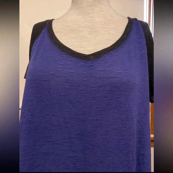 Torrid Black/Purple Baseball Style V Neck Top 00 - Picture 2 of 3